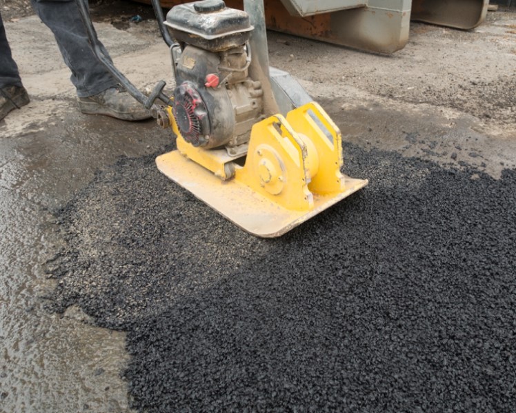 Холодный асфальт и мастики для ремонта